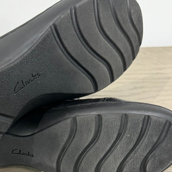 CLARKS Short Black Booties - Size 6.5 - Picture 9 of 9